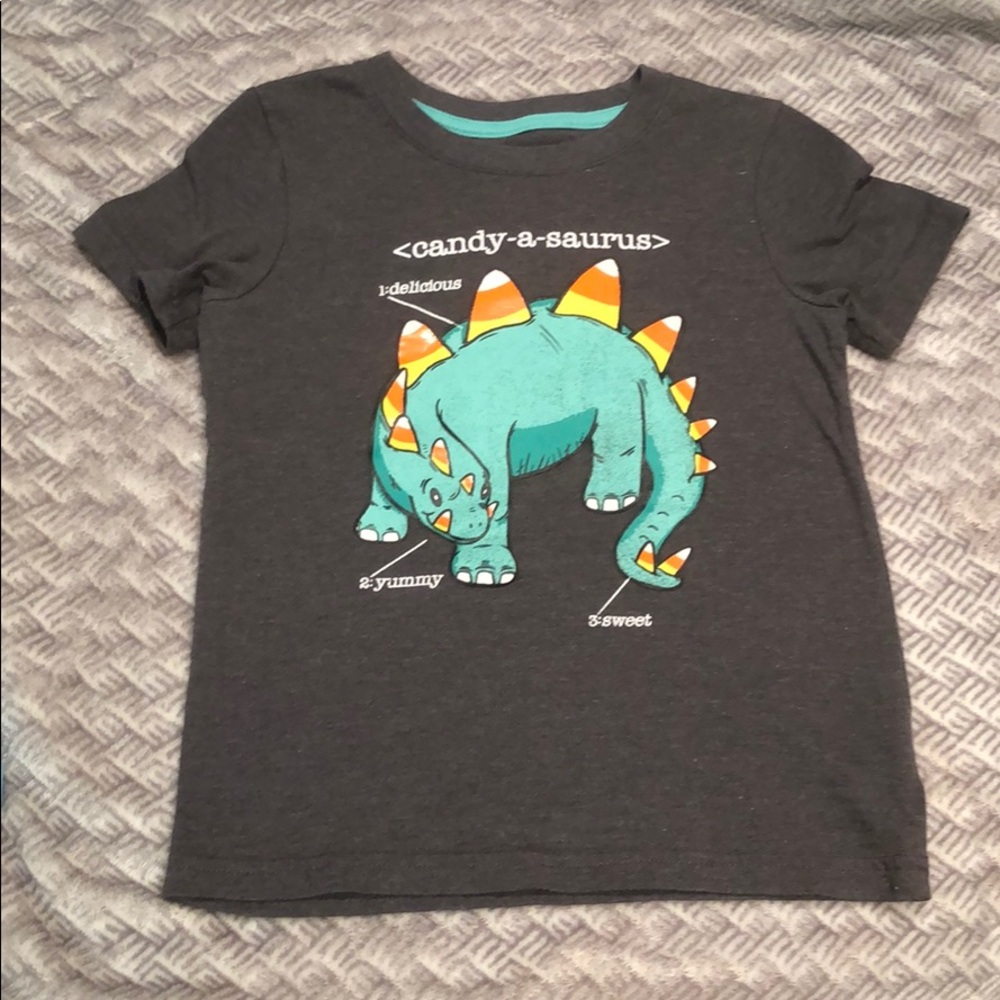 Cat and Jack boys 5T short sleeve t-shirt